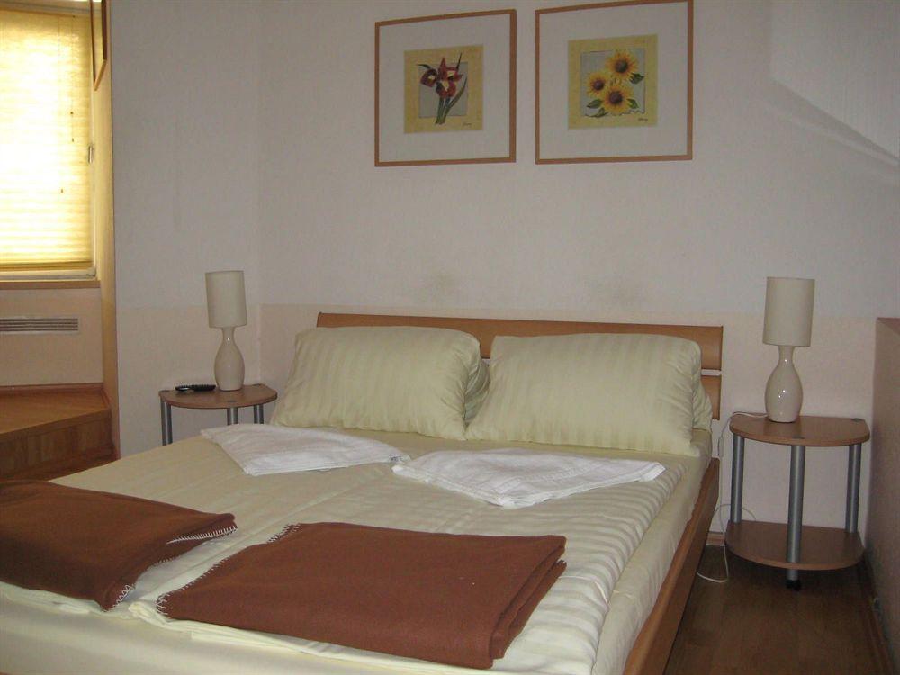 Hotel Pension Waizenegger Am Kurfuerstendamm Βερολίνο Εξωτερικό φωτογραφία