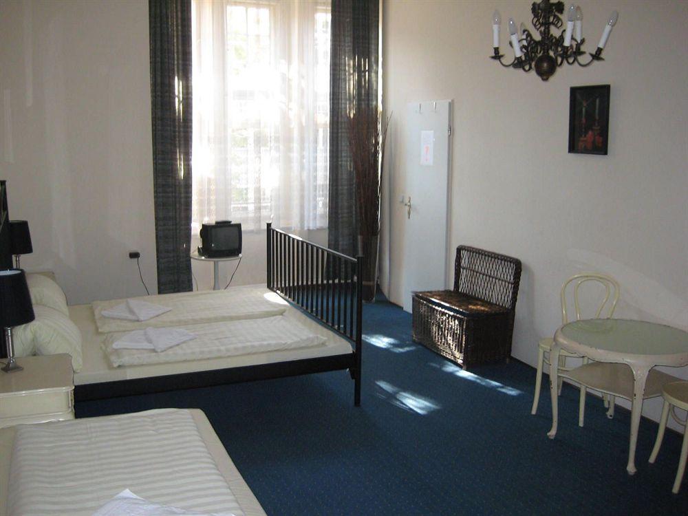 Hotel Pension Waizenegger Am Kurfuerstendamm Βερολίνο Εξωτερικό φωτογραφία
