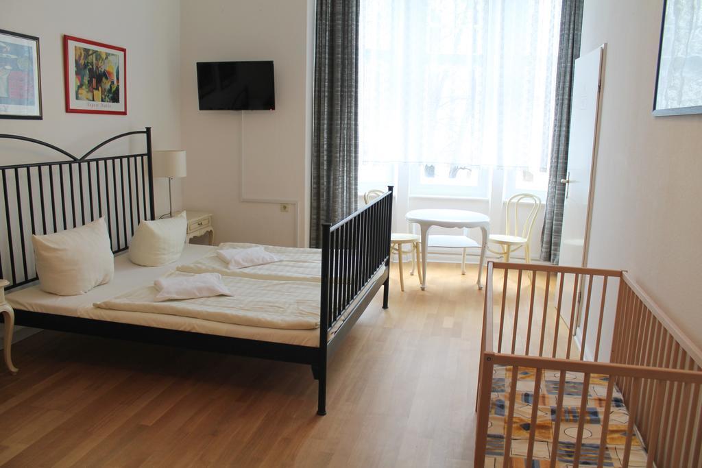 Hotel Pension Waizenegger Am Kurfuerstendamm Βερολίνο Εξωτερικό φωτογραφία