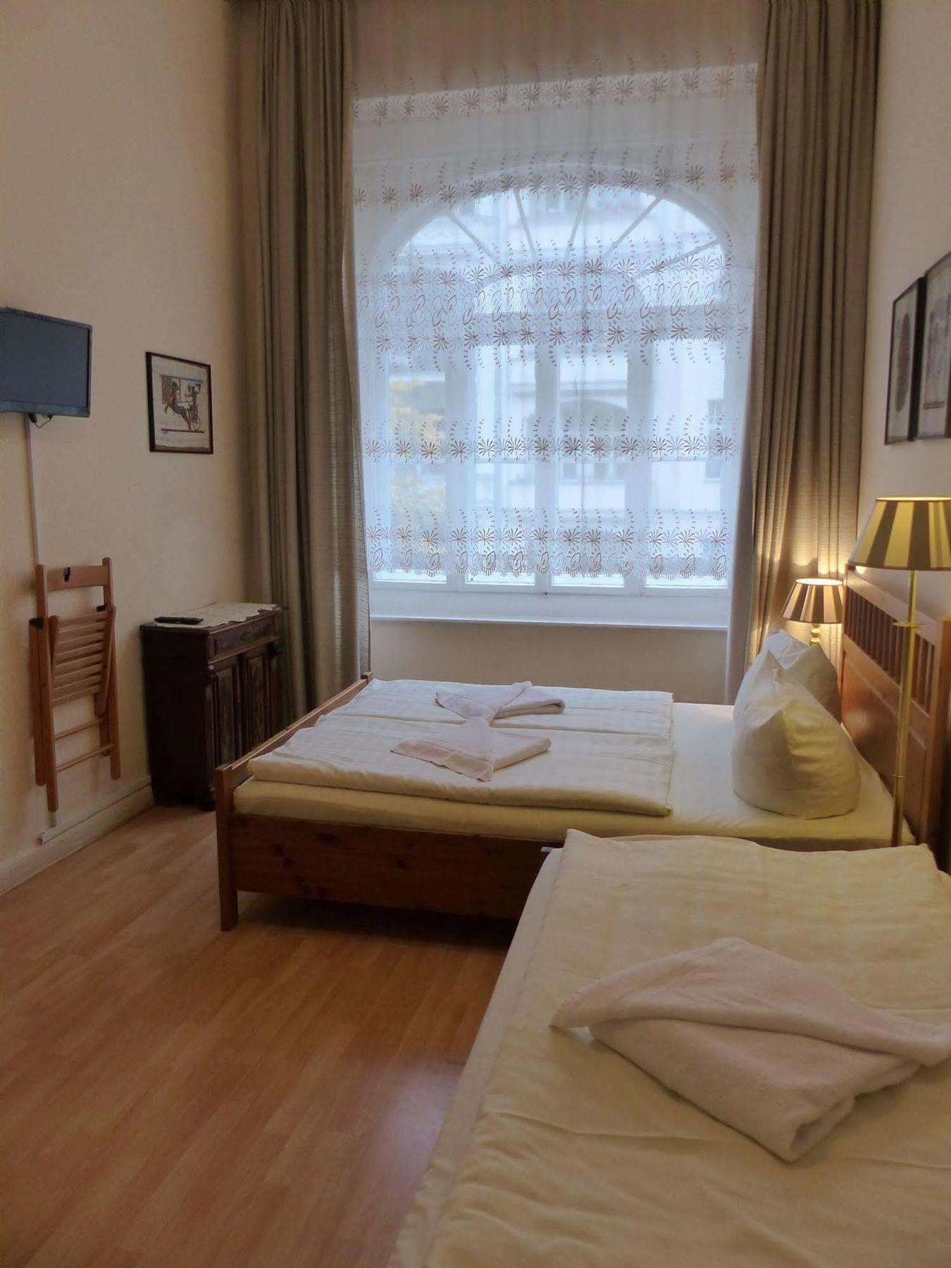 Hotel Pension Waizenegger Am Kurfuerstendamm Βερολίνο Εξωτερικό φωτογραφία