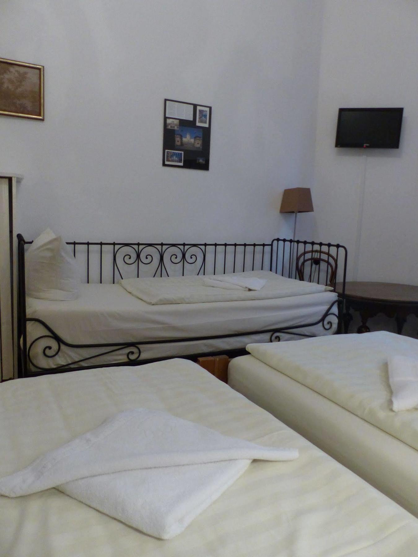 Hotel Pension Waizenegger Am Kurfuerstendamm Βερολίνο Εξωτερικό φωτογραφία