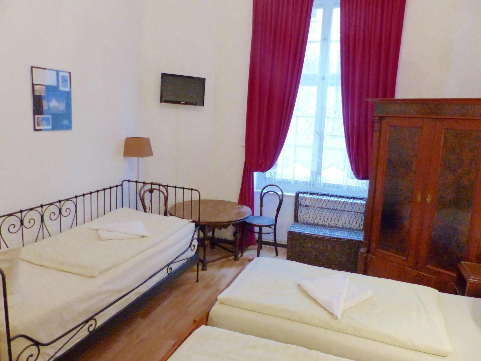 Hotel Pension Waizenegger Am Kurfuerstendamm Βερολίνο Εξωτερικό φωτογραφία