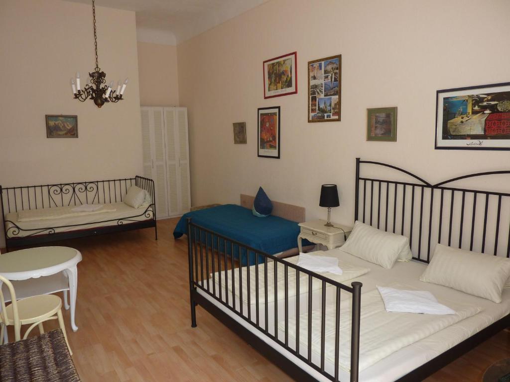 Hotel Pension Waizenegger Am Kurfuerstendamm Βερολίνο Δωμάτιο φωτογραφία